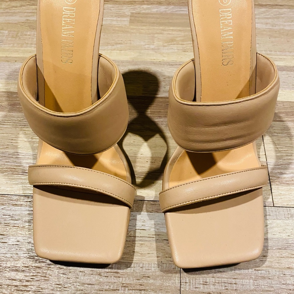 Nude Cushioned strapped heels - Picture 6 of 7